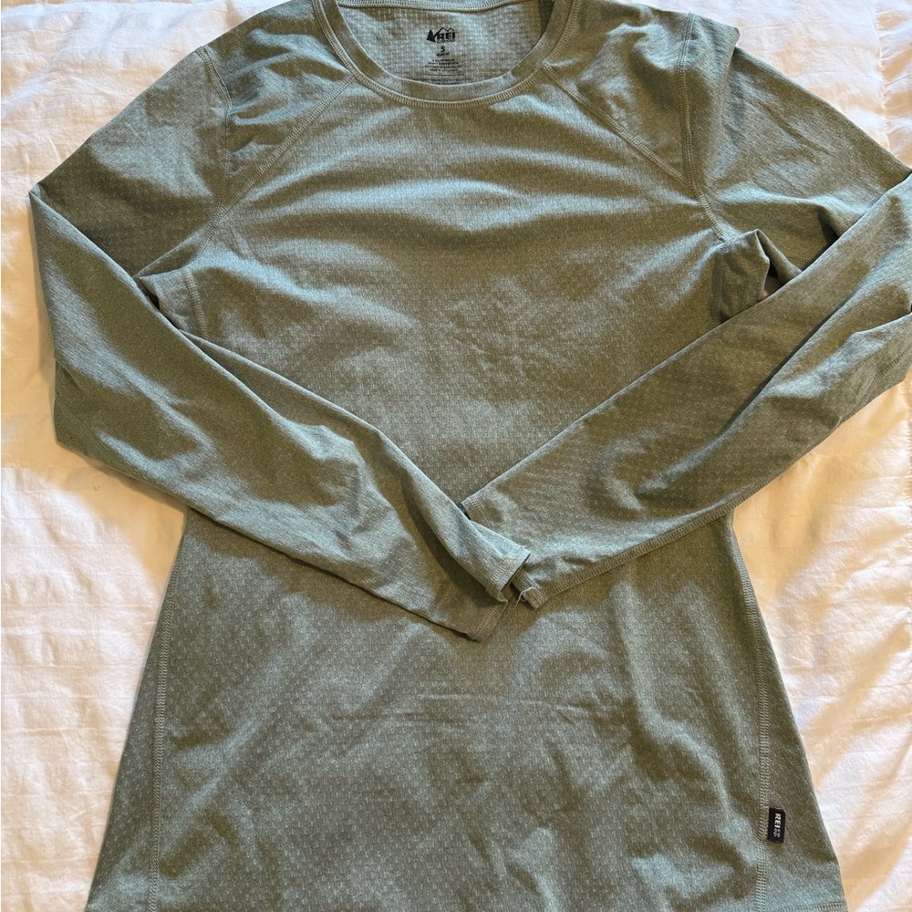 W’s Small REI lightweight base layer